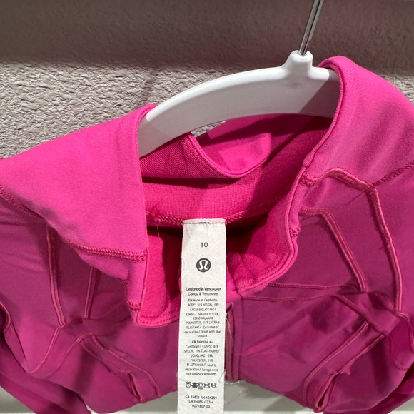 (10) Lululemon Define Cropped Half Zip *Luon
Sonic Pink - Picture 4 of 11